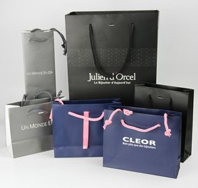 Op maat beklede opvouwbare papieren tas voor luxe cadeau papier winkeltas met trekstreng handvat