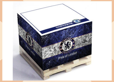 Aangepaste gepersonaliseerde memoblokken bedrukken op 4 zijden met houten pallet 80 g/m² houtvrij papier Snelle doorlooptijd en OEM/ODM beschikbaar